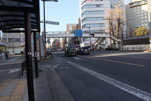 戦後12年、第一次復興なった中心街（銀杏坂） 2026年時点の写真